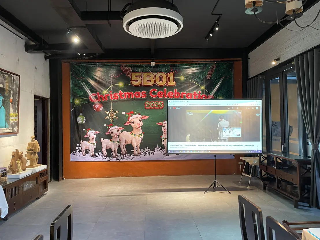 màn chiếu sự kiện