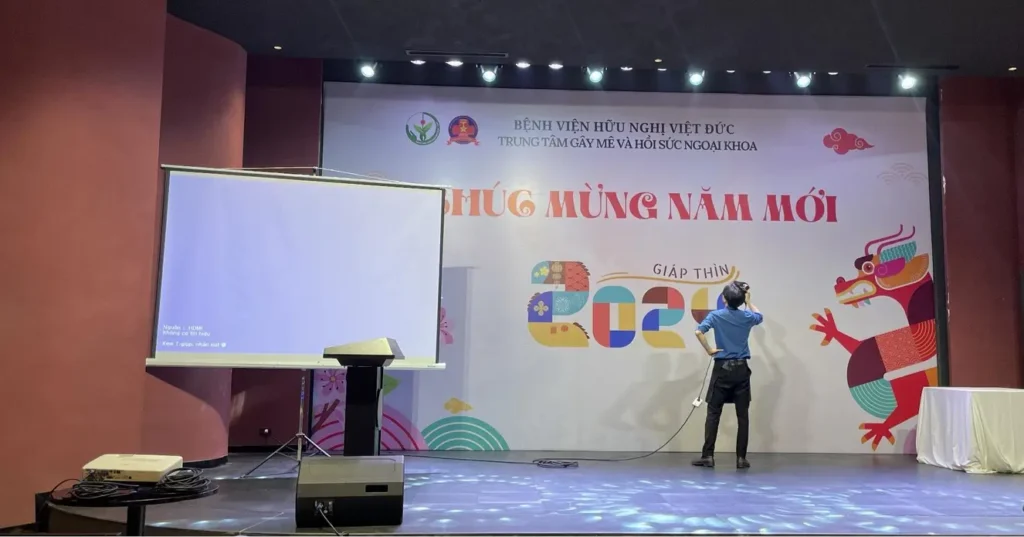 sân khấu hội nghị