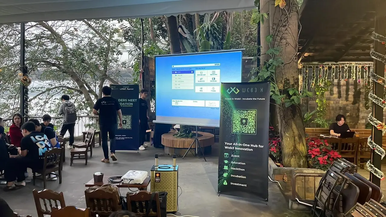 Máy chiếu Epson EB-1975W Thông Số & Đánh Giá Chi Tiết Sự kiện công nghệ web3 presentation