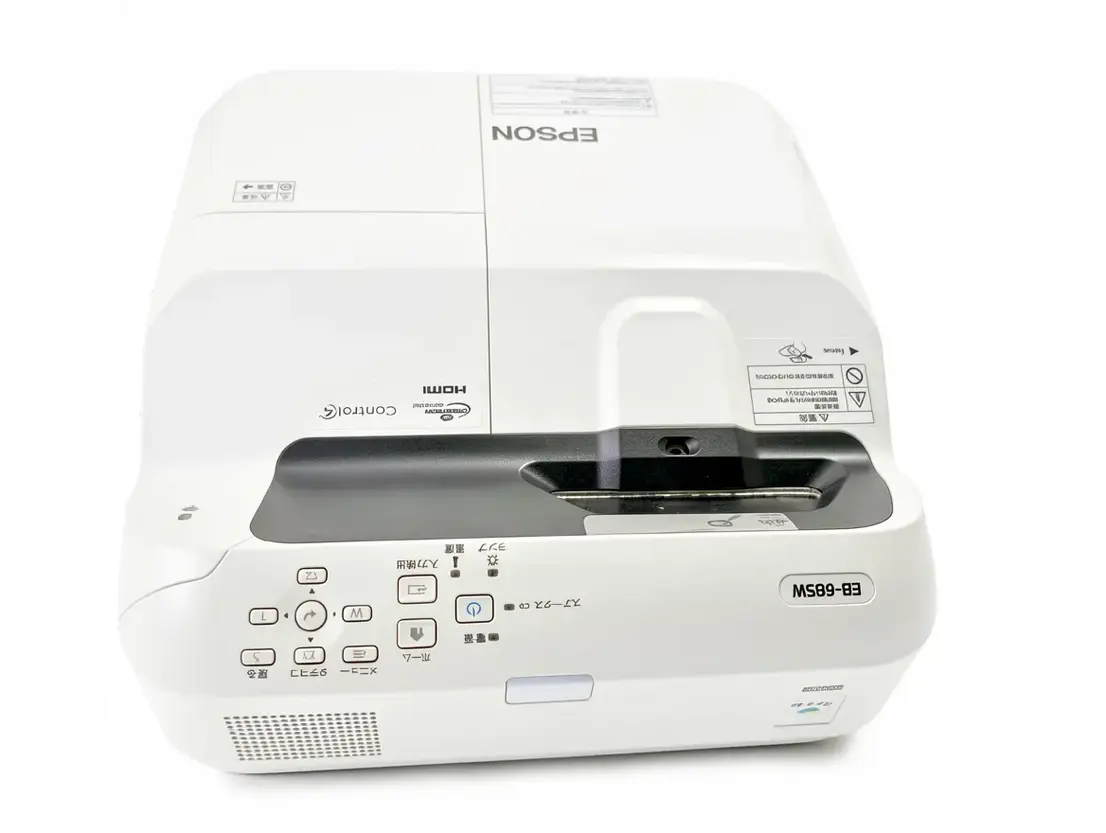 Thuê máy chiếu + màn chiếu 80inch – Thông số, lợi ích & giá thuê Máy chiếu Epson M589 gắn tường